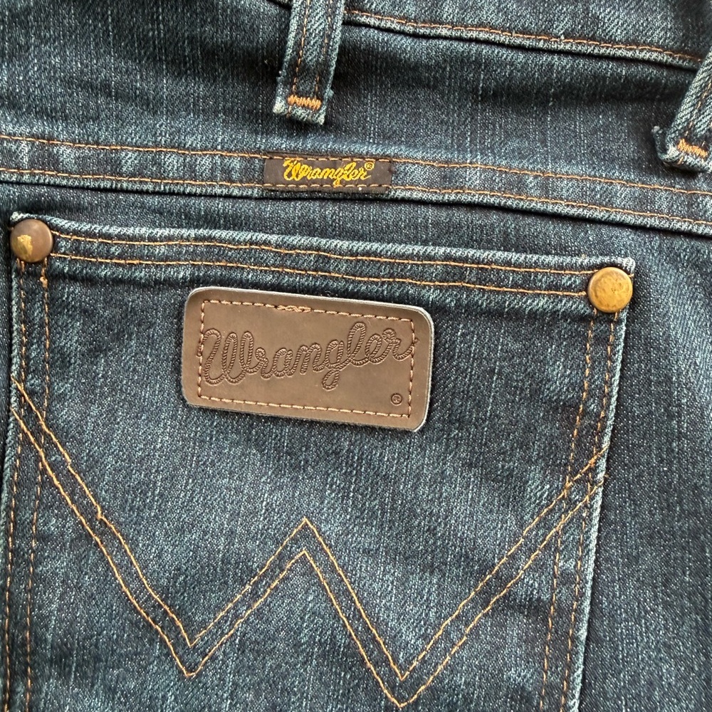 Wrangler Men's Dark Indigo Bootcut Jeans